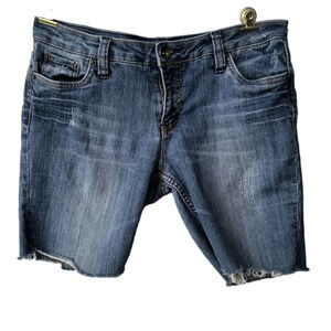 Refuge Women's Juniors Low Rise Cut Off Bermuda Stretchy Jean Shorts, 13R